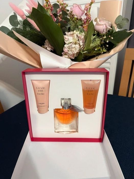 Set La Vie est Belle