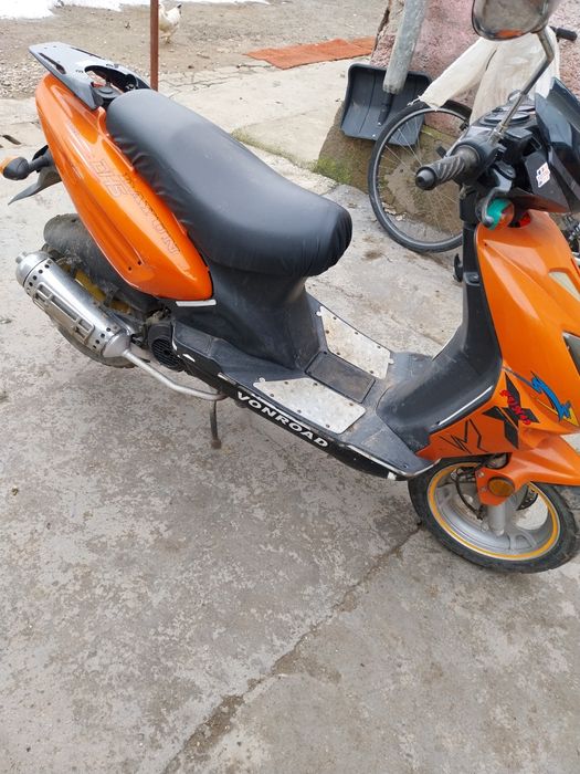 Vând scuter  vonroad