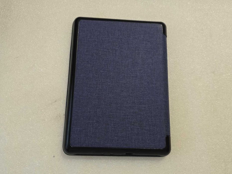 E-book reader Kindle 10th Gen, 8GB, Wi-Fi, Iluminata, 167 ppi, Husă