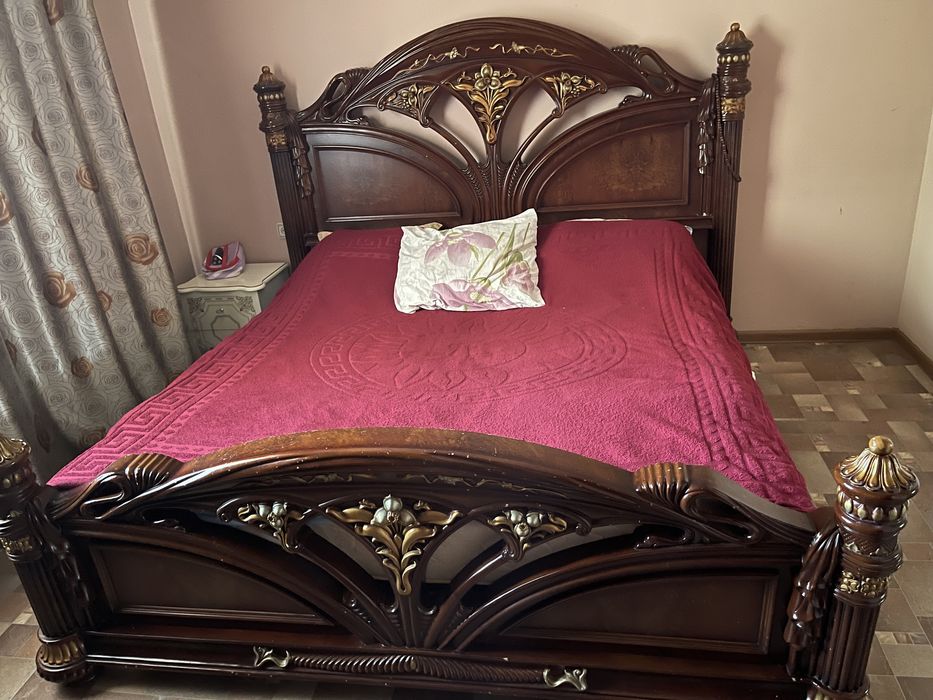 Спальный гарнитур