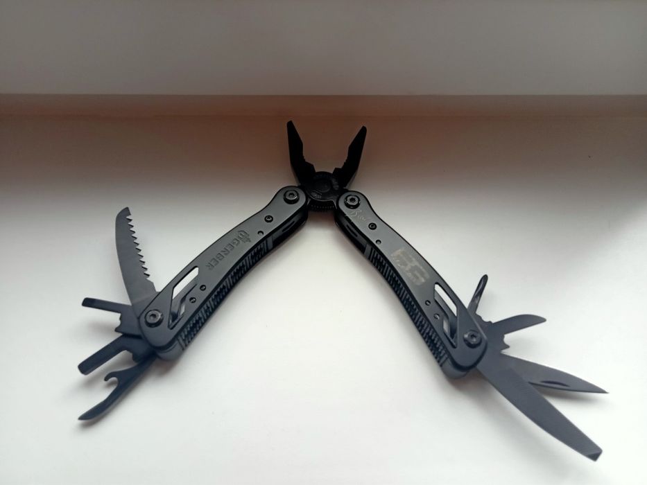 Продаю пласкогубцы(брелок отличный подарок)