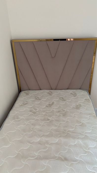 Кровать для спальни