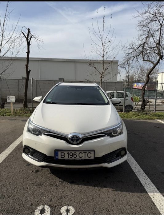 Inchiriez  toyota AURIS , HYBRID! Uber/Bolt
