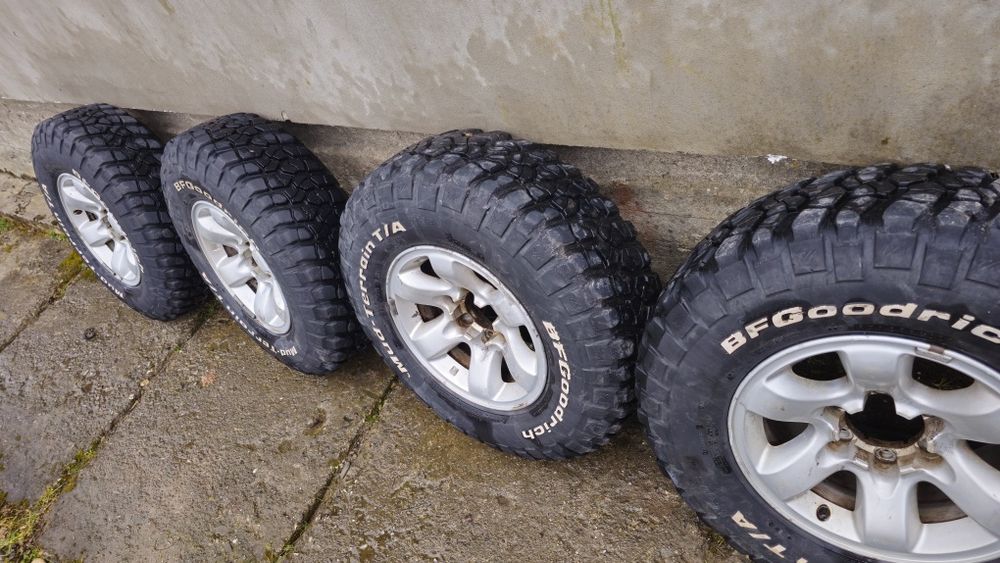 Roți Anvelope Nissan Patrol y61