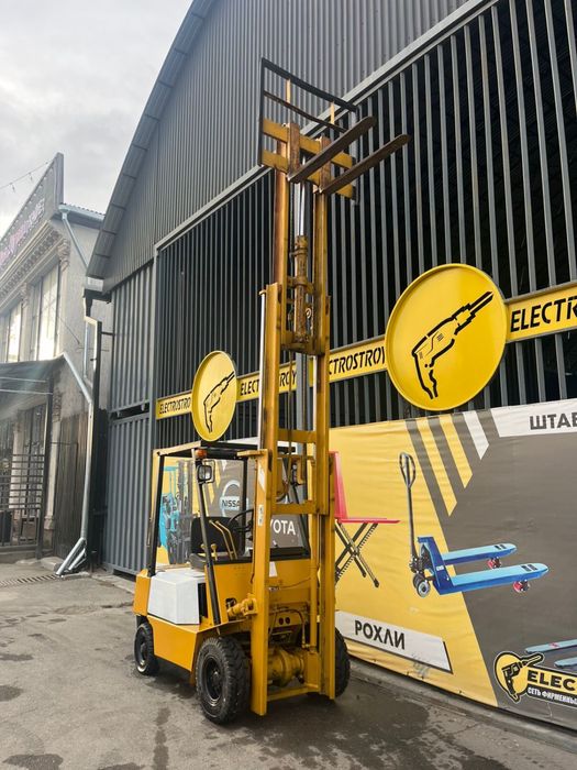 Вилочный погрузчик Коматсу