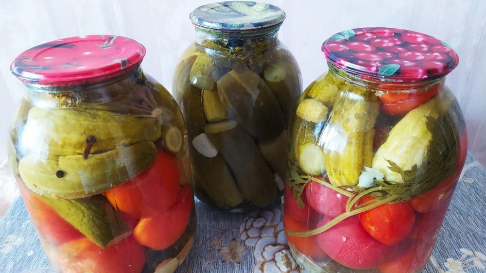 Продам соленье помидоры огурцы