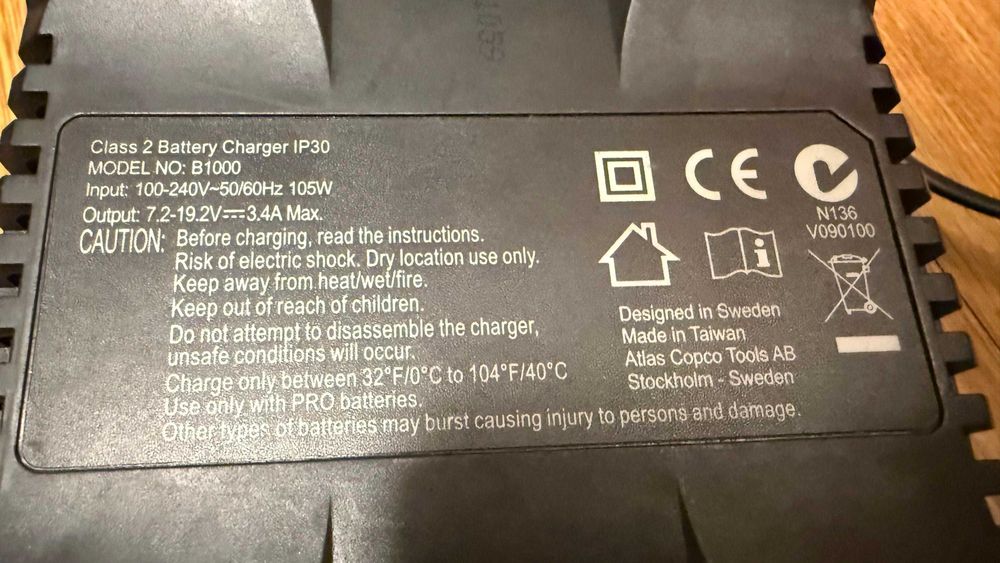 Incarcator PRO B1000 /Acumulatori B12