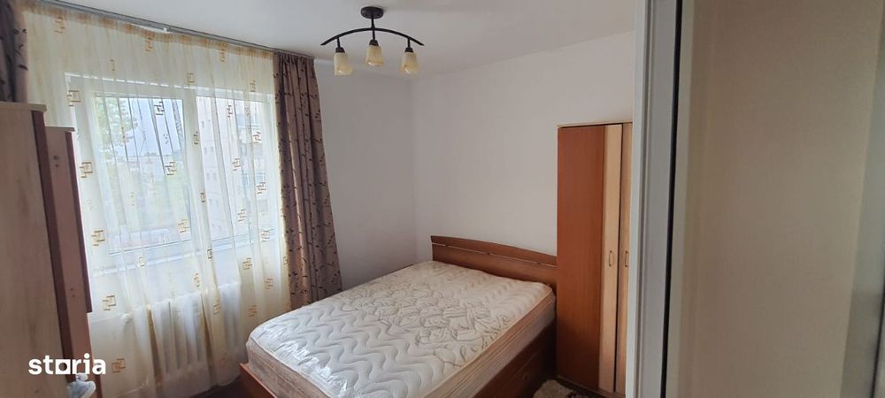 Inchiriez apartament decomandat 2 camere, Podul Ros