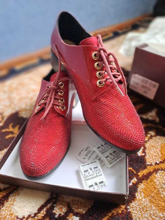 Продам Женская обув 39 Bruno red