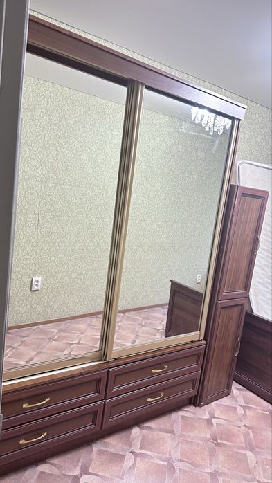 Продам кровать , кухонный гарнитур , шкаф