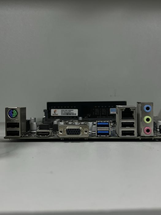 Intel Core I3 12100F // Asus H610M K // DDR4 2x8Gb 3200mhz