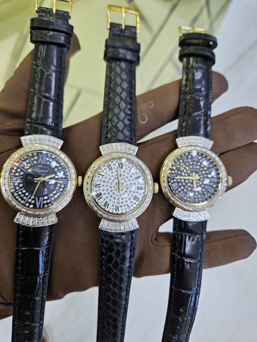 Новиночки 2024 года Женские модели с бриллиантиками на золото 585 проб