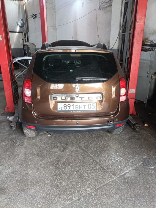 Продам дастер 2 литра полный привод