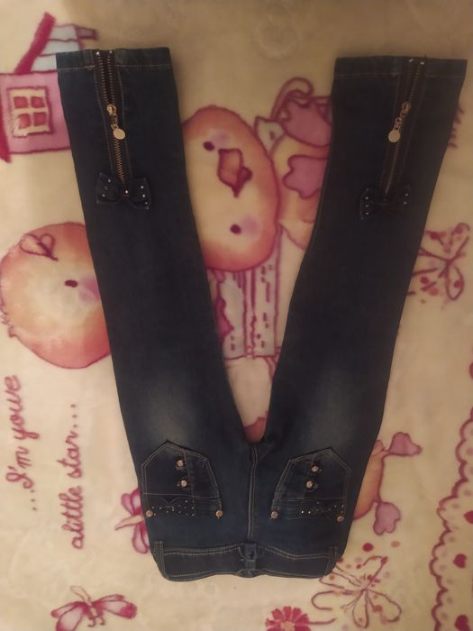 Джинсы на девочку 4-5 лет