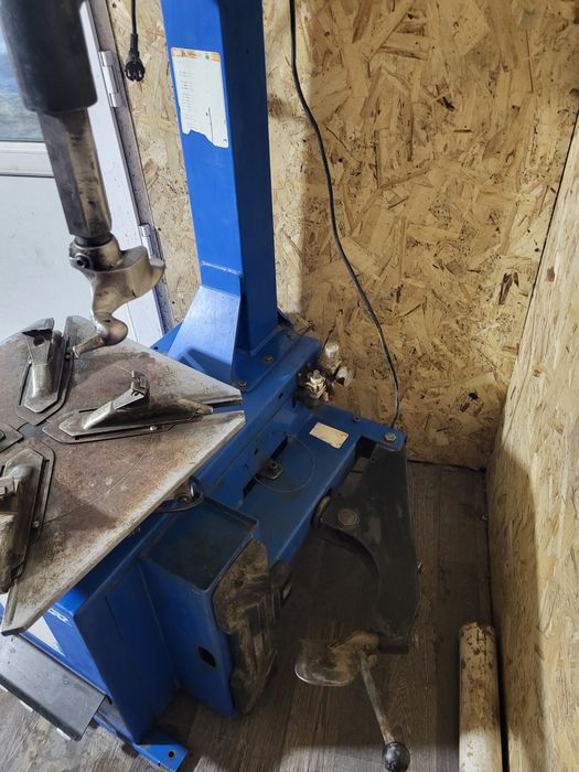 Станок шиномонтажный