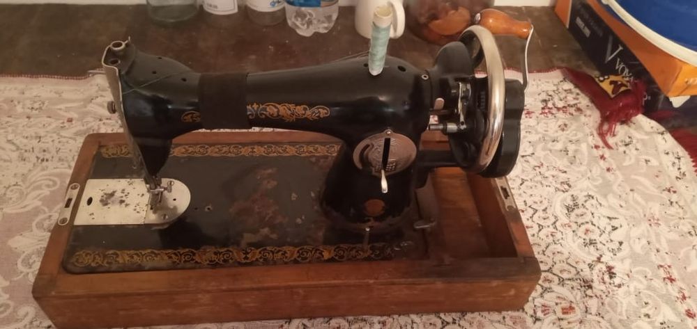 Продам ручную швейную машину