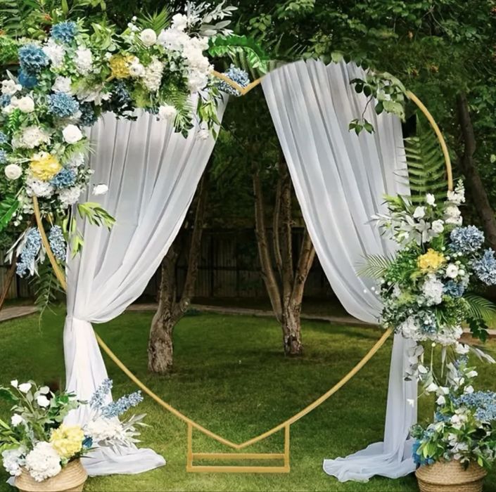 Подложни чинии, свещници, текстилни салфетки и цветя под наем