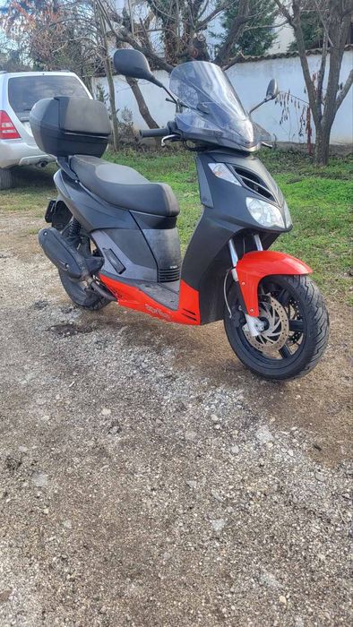 Aprilia Sportcity / SR Max 300cc – 22 к.с., автоматик, обслужен, 2014 г
