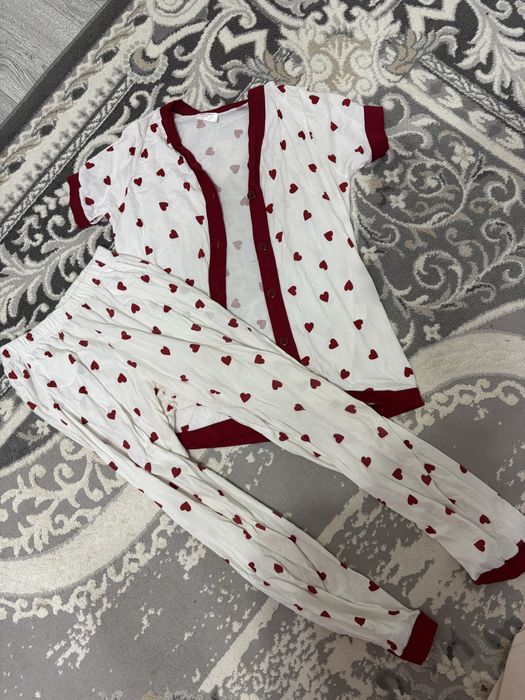 Бесплатно одежда.