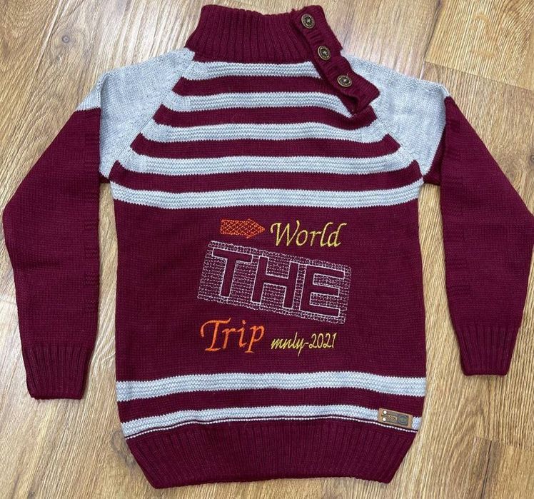 Продаю свитер детский.