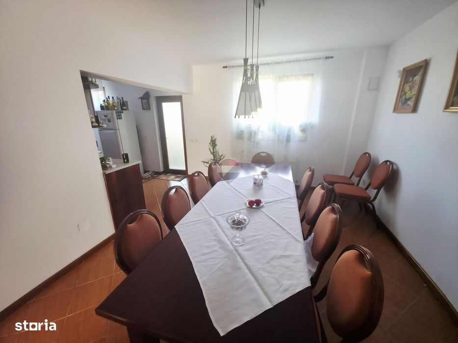 Casă / Vilă cu 5 camere de vânzare