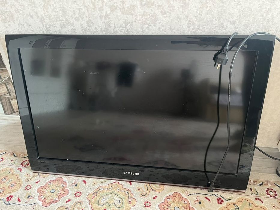 Продам телевизор самсунг.