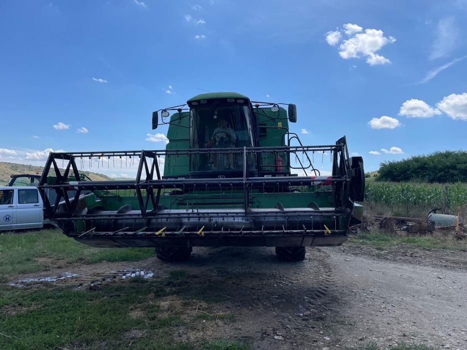Combina John Deere 2054