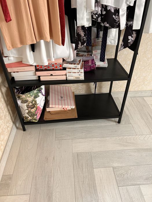 Продам стеллаж вешалка