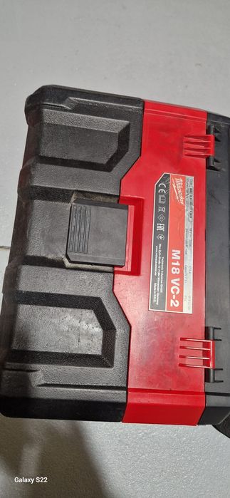 Hilti, Milwaukee ferestrau panglica pe acumulator