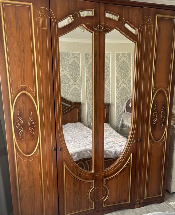 Спальний гарнитур