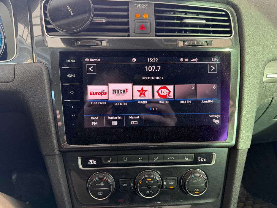 VW e-Golf 2019: Keyless, Park Assist, faruri LED, pompă caldură