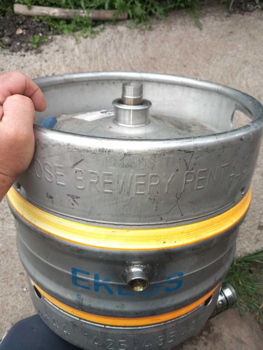 Butelie hidrofor din butoi de bere