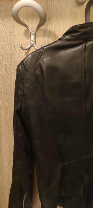 Дамско кожено яке