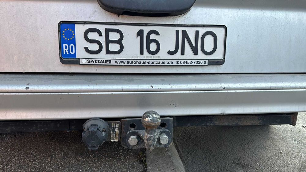 Opel Vivaro – 9 locuri, ideal transport persoane