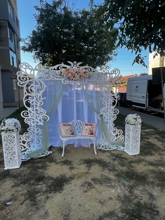 Măsuță învelit mireasa