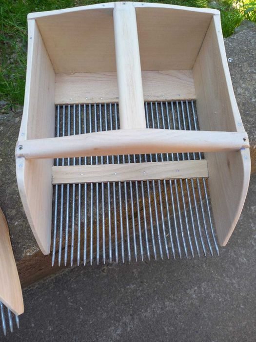 Piaptăn, pieptene pentru cules afine