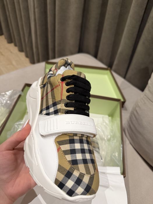 Обувки Burberry