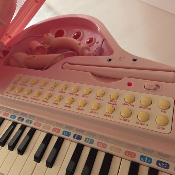 Детско пиано със столче Little Musician