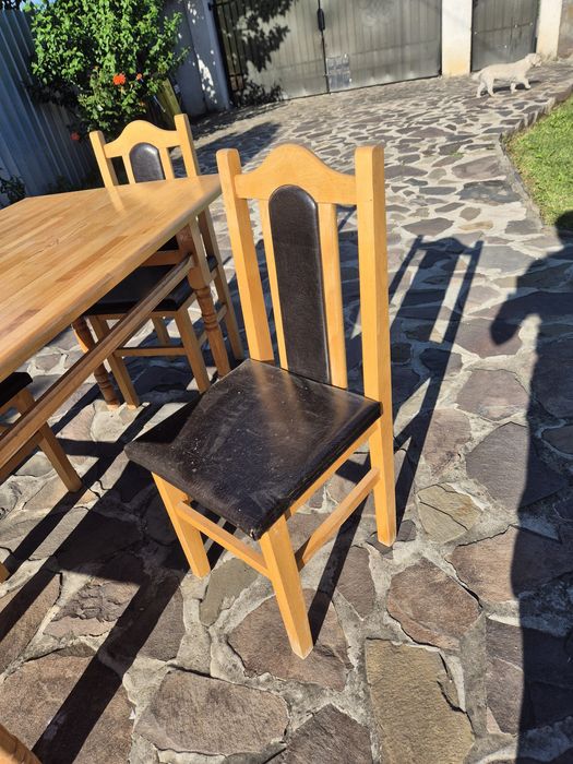 Mese și scaune lemn masiv