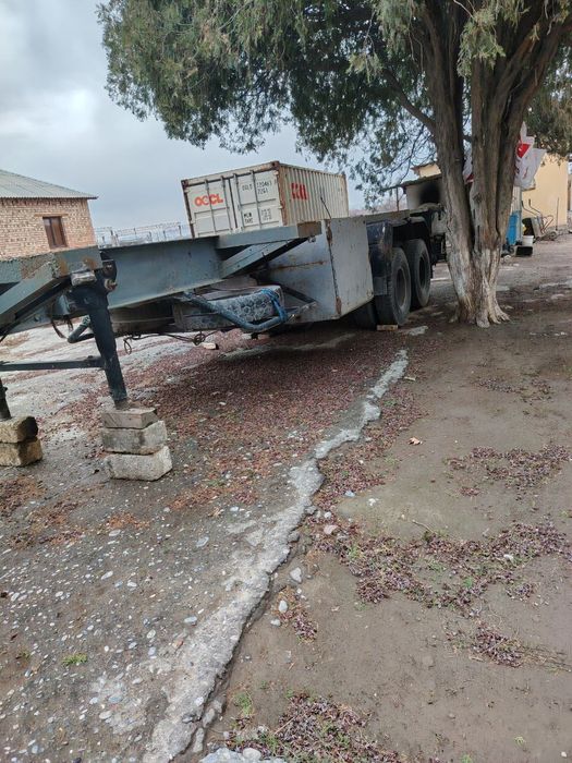 Контейнеровоз сотилади