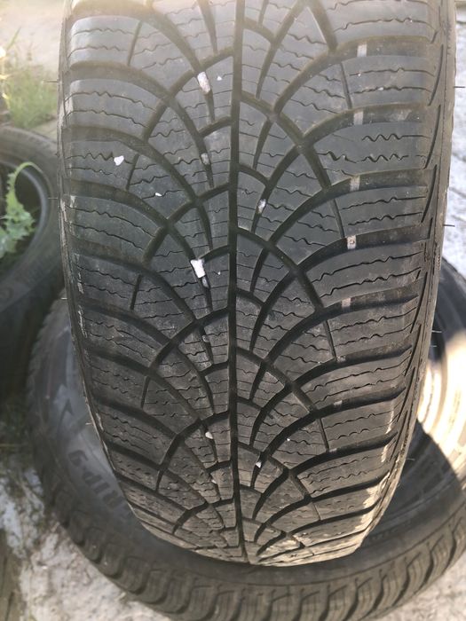 165/65/15 зимни гуми Good Year
