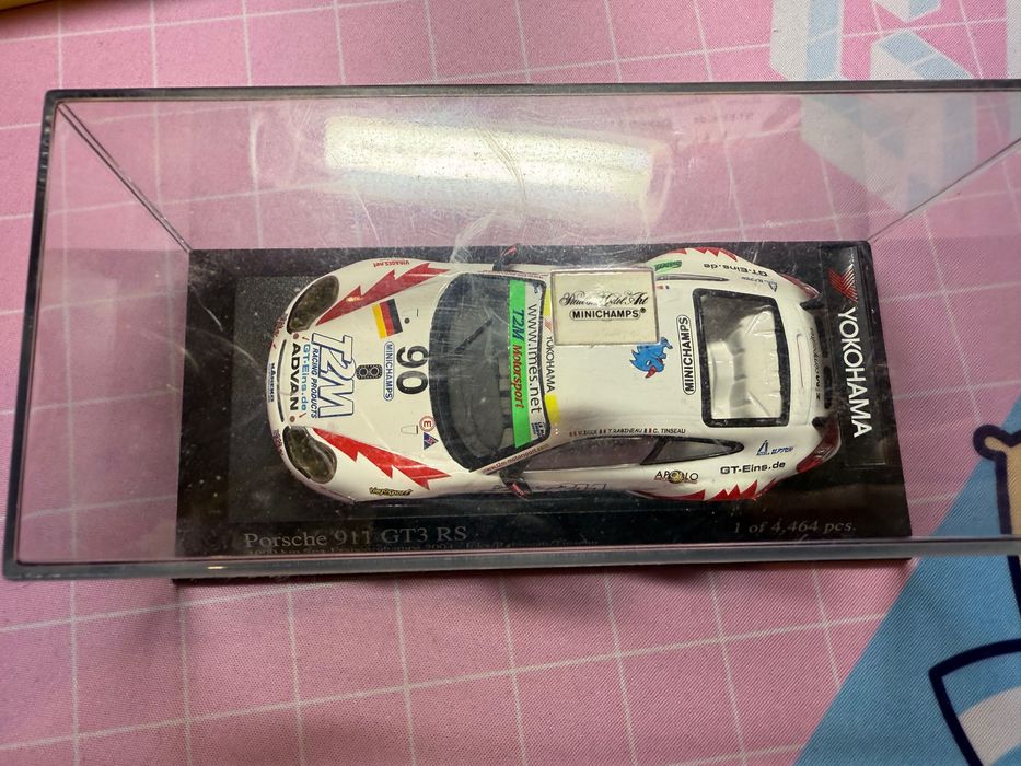 Minichamps- Porsche + подарък ключодържател Porsche Hot Wheels