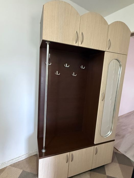 Dulap hol cu agățătoare