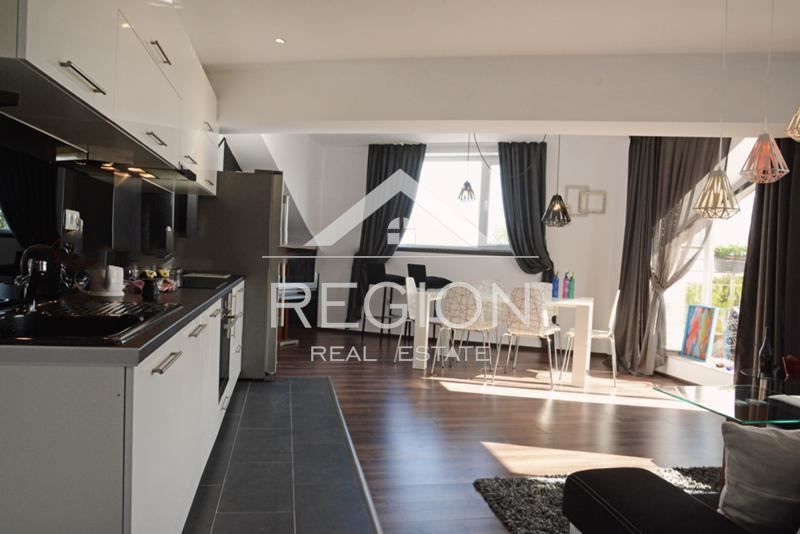 Дава се под наем Двустаен апартамент в Варна, м-т Траката - 67 кв.м за 663 € - Снимка #2