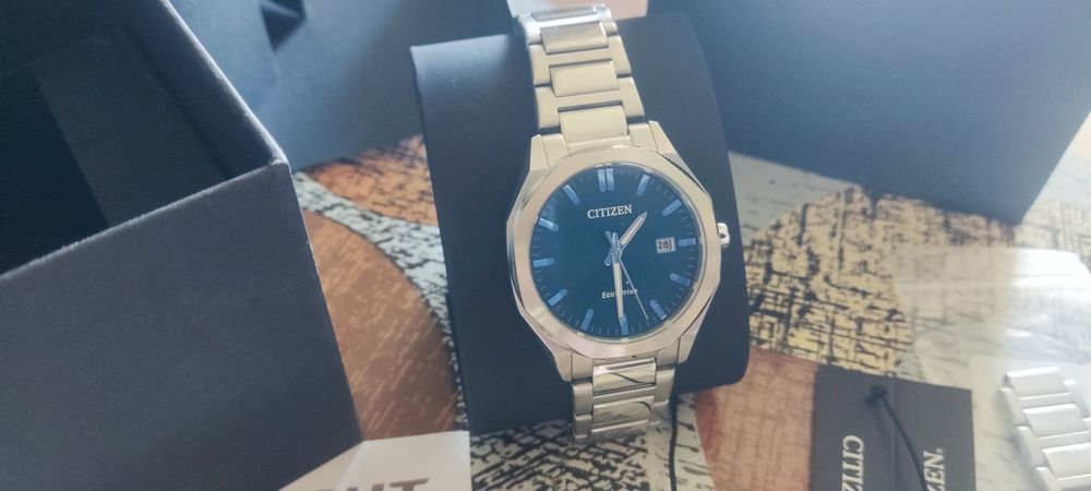 Продавам часовник Citizen eco drive