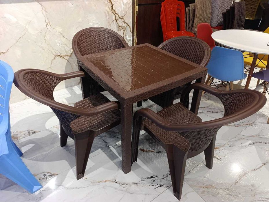 Комплект плетеной садовой мебели 4-местный (1 стол + 4 стула)