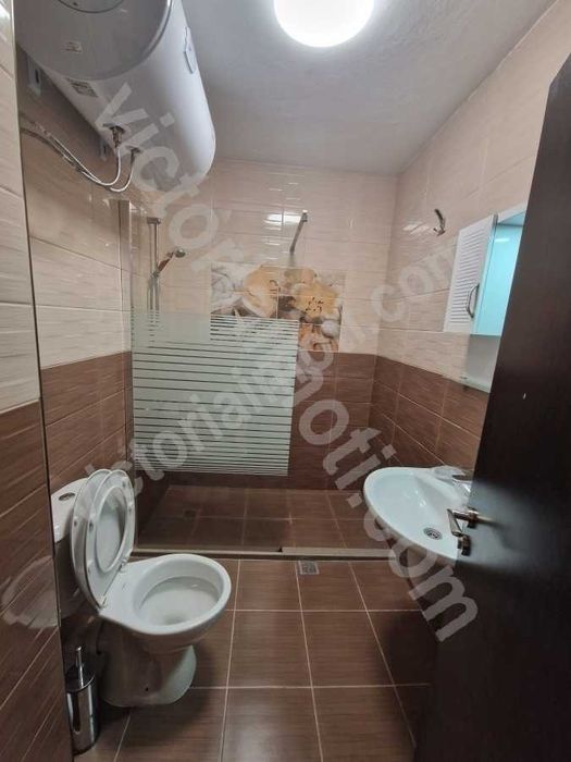 Продава се Тристаен апартамент в Велико Търново, Център - 110 кв.м за 1228 €/кв.м - Снимка #4