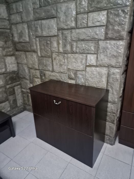 Кожен диван +маса+барче+висок двоен шкаф внос от Германия