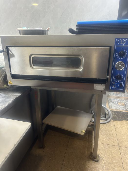 Продаеться пицца печка для столовой кафе