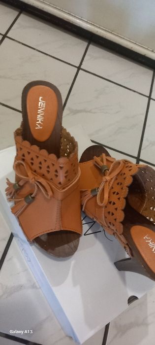 Официални с платформа-тип сандал н.39